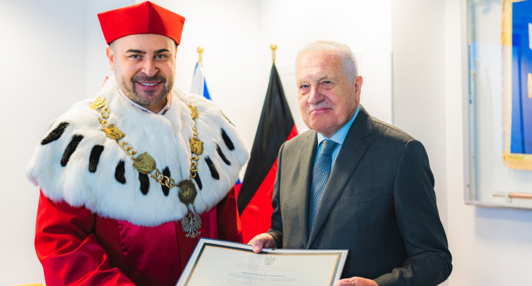 przyznanie honoris causa